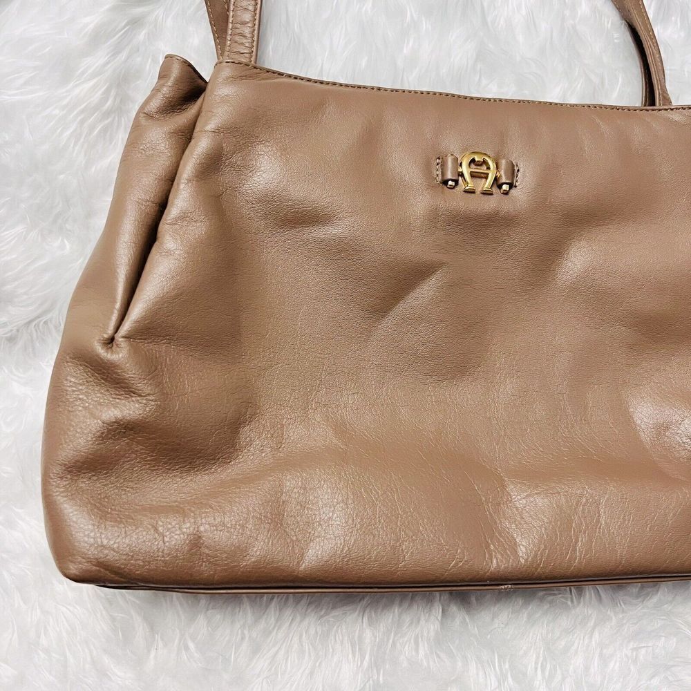 RARE Etienne Aigner Shoulder Bag Soft Cowhide Leather Taupe Tan Gold Y2K Vintage - Picture 4 of 15
